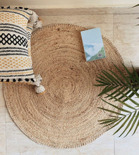Load image into Gallery viewer, Nature4u Handwoven Jute Area Rug with Hand Embroidery Edge , Eco Friendly (3 Feet Round) Nature4uhome