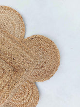 Load image into Gallery viewer, Weaving Village Scalloped Natural Jute Area Rug, 2'x3', Natural Nature4uhome